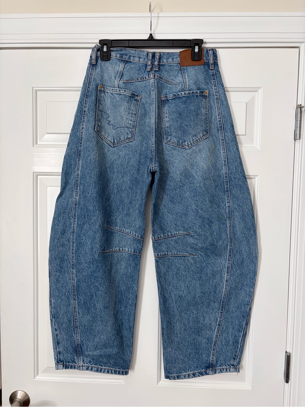 Free People Good Luck Mid-Rise Barrel Jeans Ultra Light Beam 26 - Picture 2 of 2